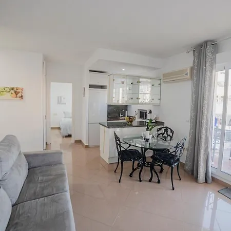 Benalbeach Penthouse Sea View 贝纳尔马德纳